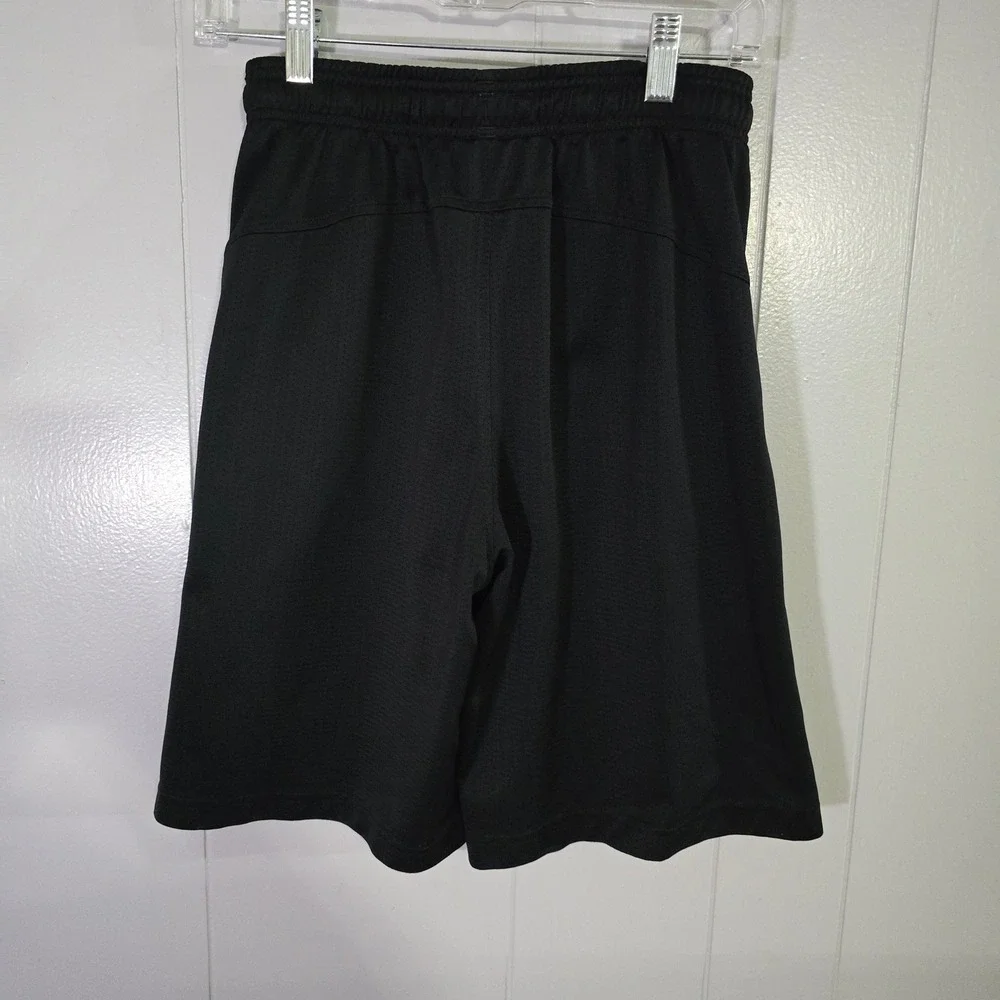 Under‎ Armour Boys Small HeatGear Loose Fit Athletic Shorts Black S Pockets